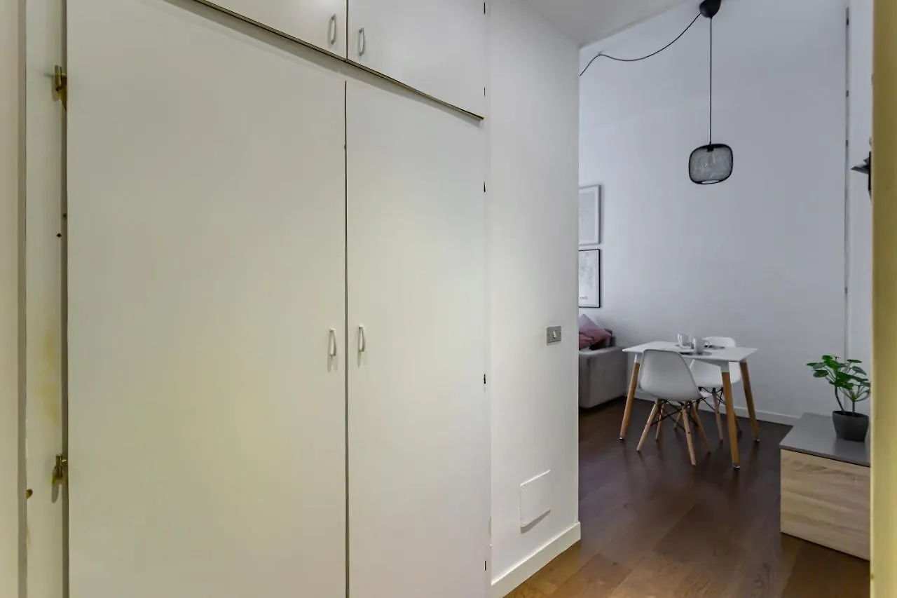Isola Cozy Studio - M3 Maciachini & Zara Underground Apartment Milan 0*,  Italy