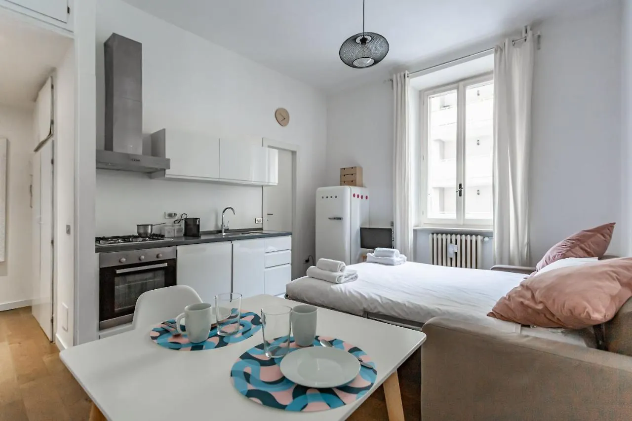 Isola Cozy Studio - M3 Maciachini & Zara Underground Apartment Milan